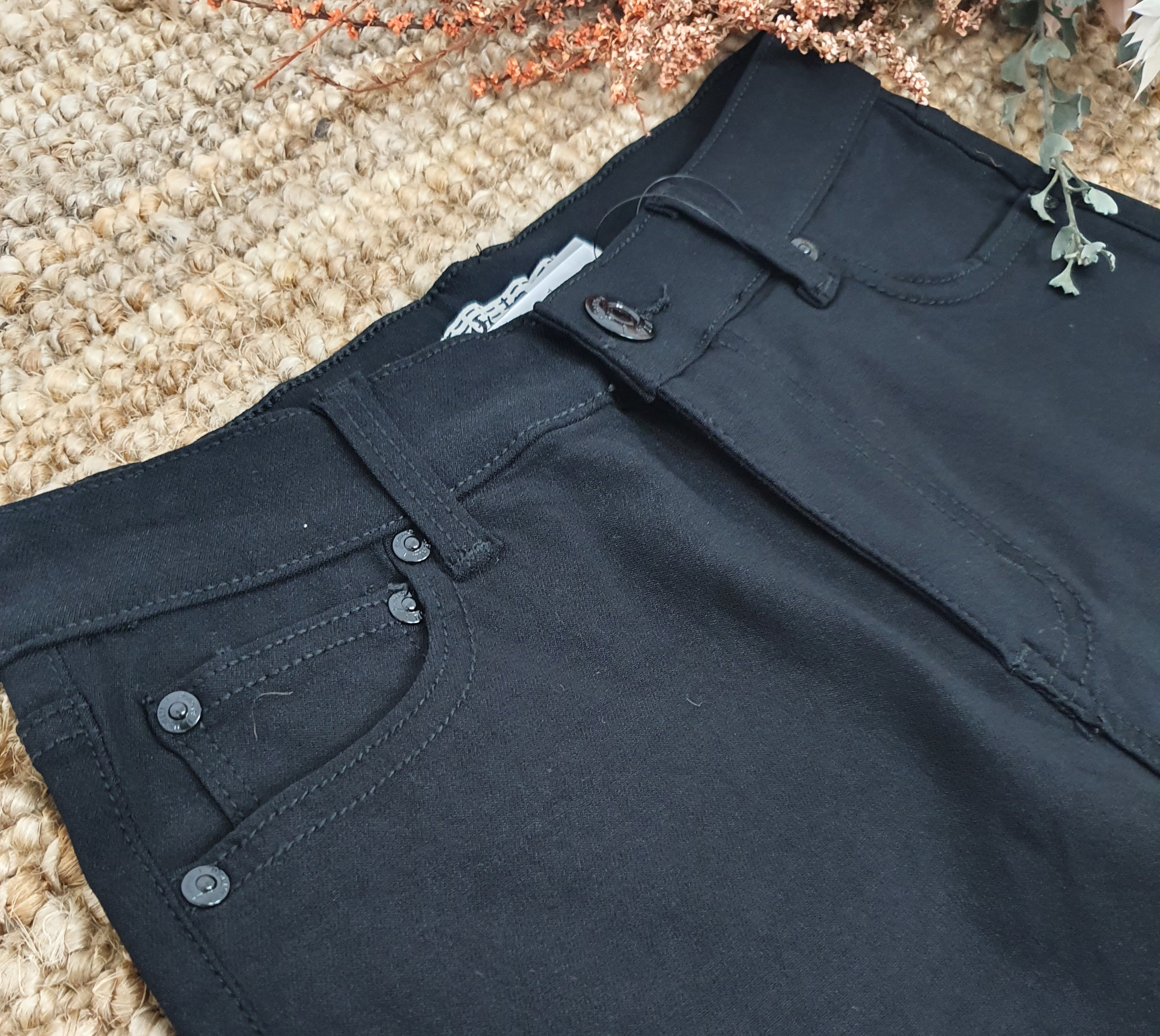 WAKEE STRETCHABLE BLACK JEAN
